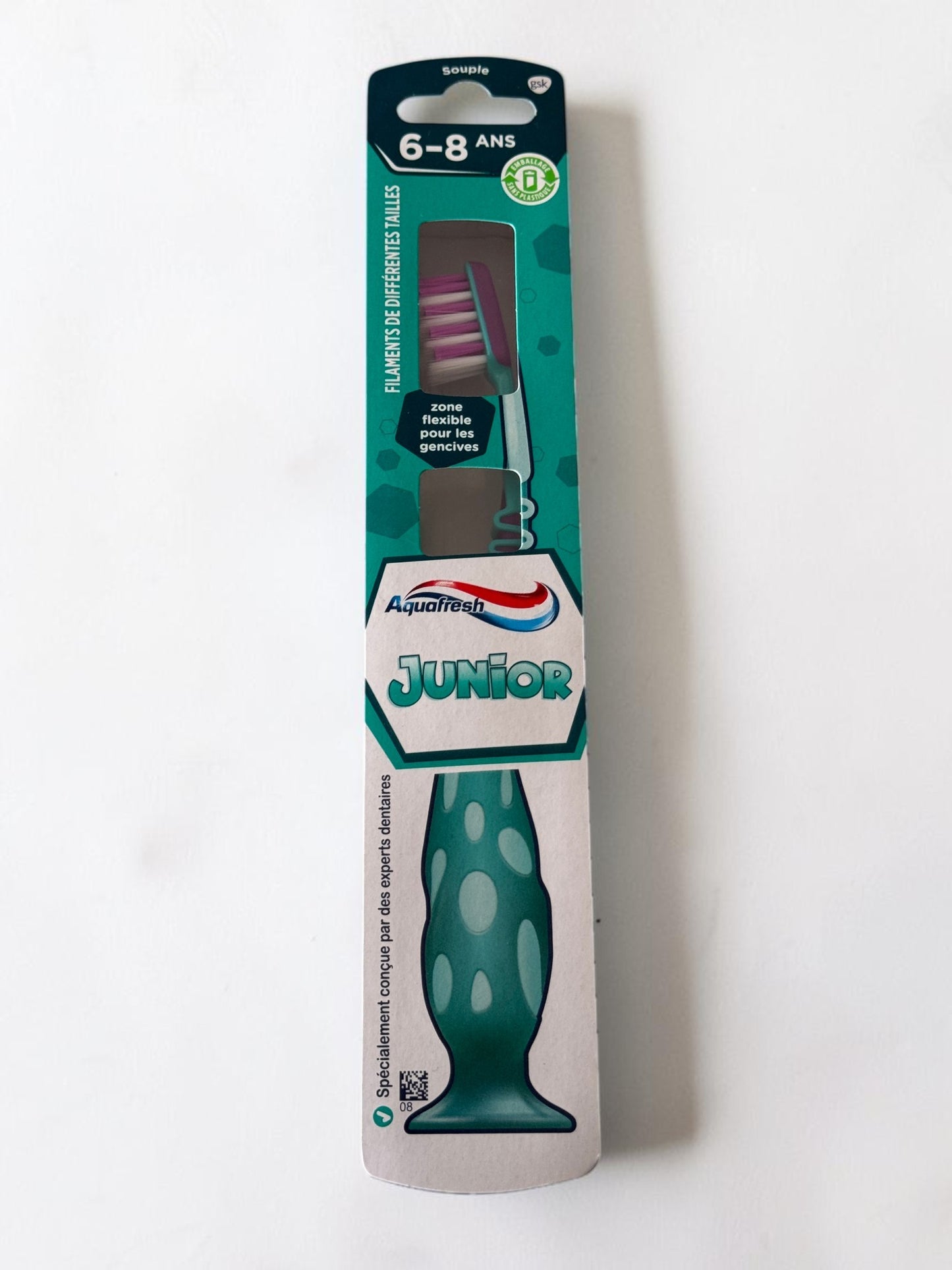 AQUAFRESH فرشاة أسنان جونيور